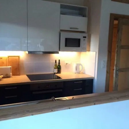 Luxury Apartment, 350m To Lift, South Facing, Close To Town Centre *